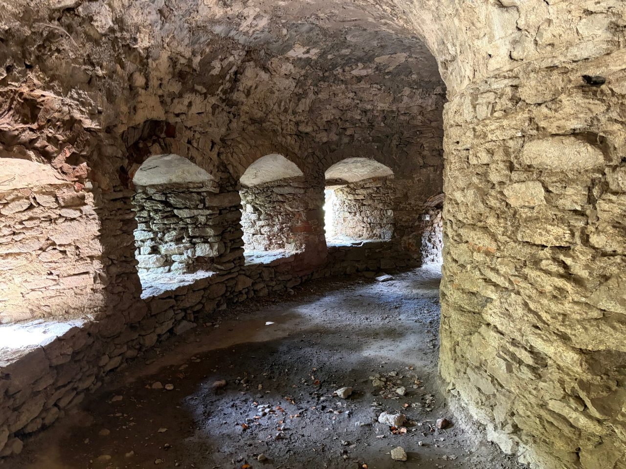 Wnętrze ruin zamku
